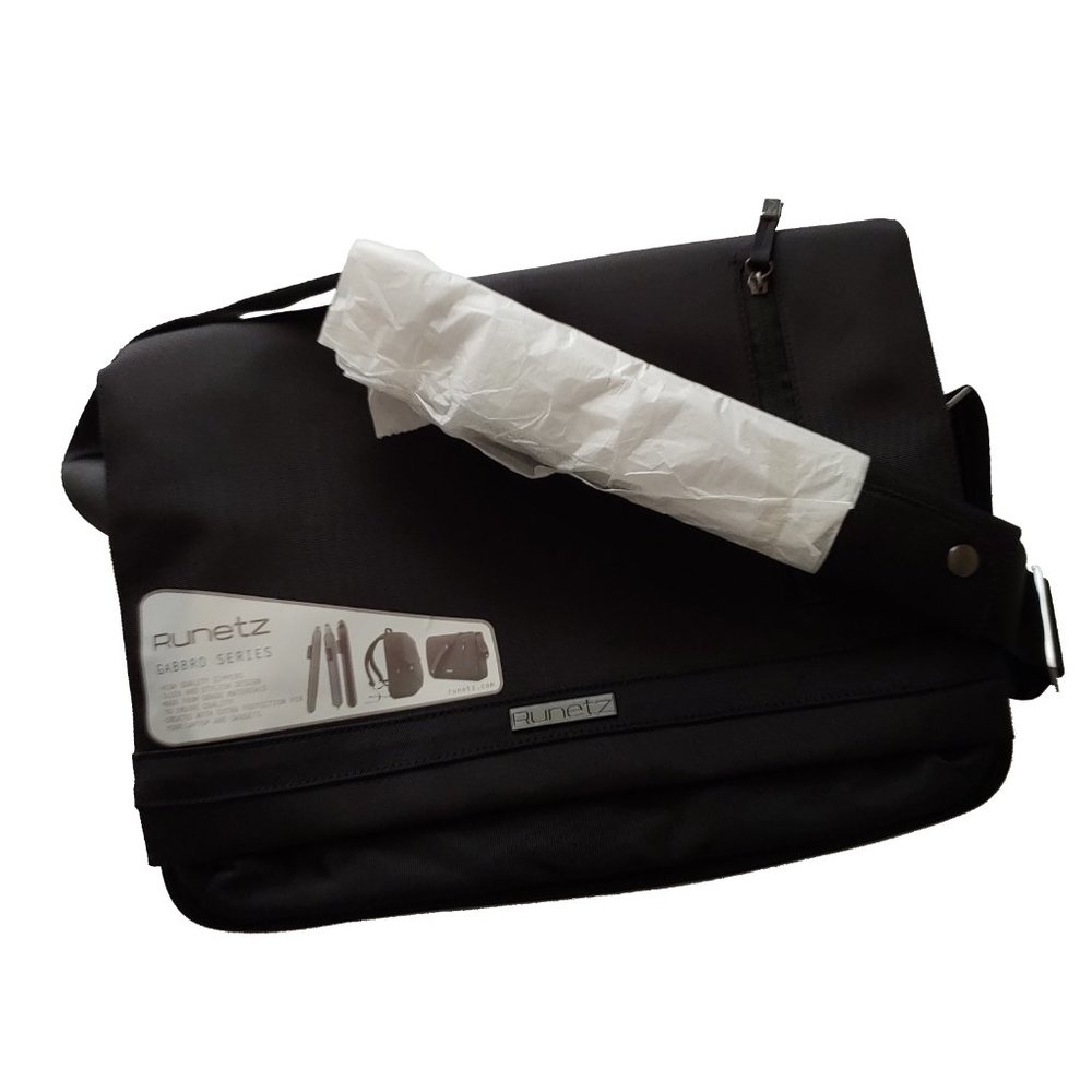 Final Price ⬇ Runetz Laptop/Shoulder Bag. - Picture 8 of 12